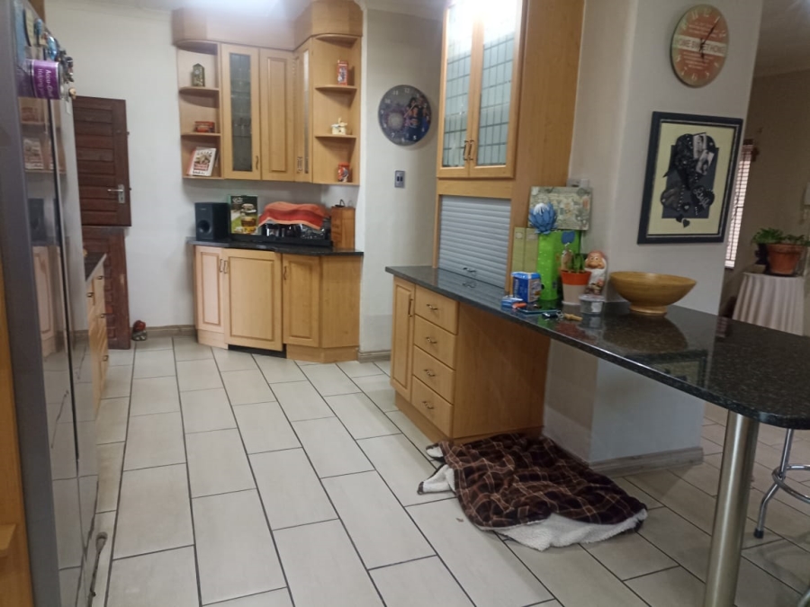 4 Bedroom Property for Sale in Heiderand Western Cape